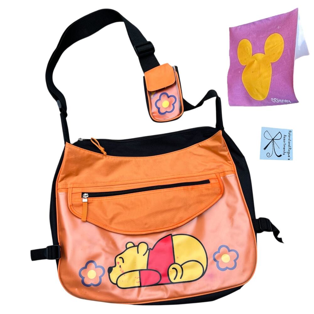 Disney Winnie the Pooh Lounging Lying Down Pooh Messenger Bag As-Is